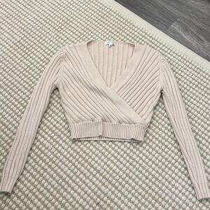 Light pink / beige cropped sweater